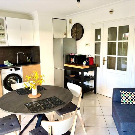 Beachside Apartment With Pool & Garden In Juan Les Pins Antibes Exterior photo