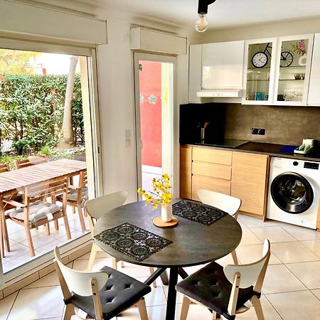 Beachside Apartment With Pool & Garden In Juan Les Pins Antibes Exterior photo