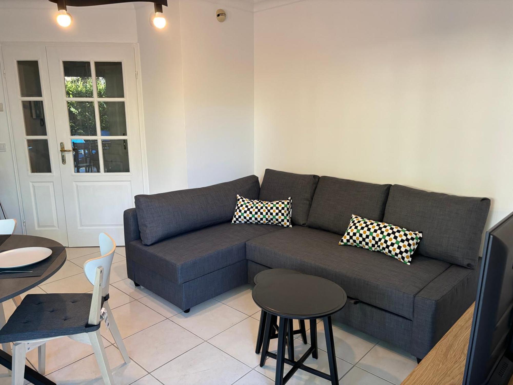 Beachside Apartment With Pool & Garden In Juan Les Pins Antibes Exterior photo